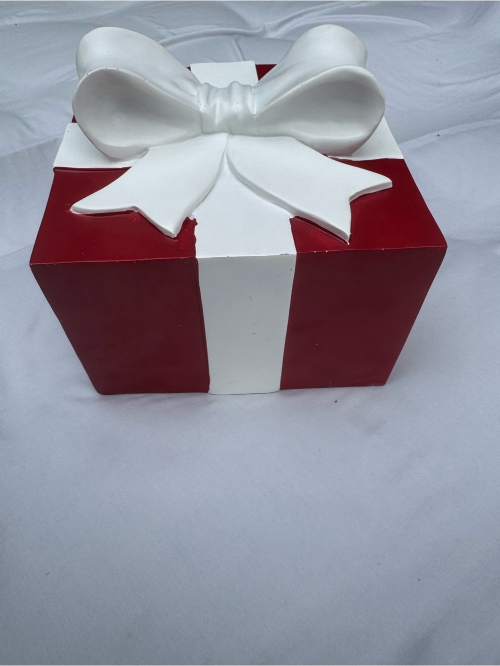 Heavy Red & White Decorative Christmas Gift Box with Bow - Picture 6 of 12